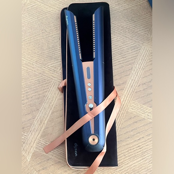 Dyson Other - Dyson corrale